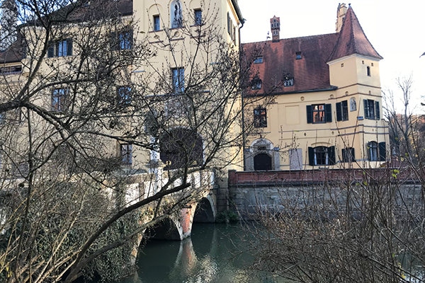 Schlosspark Schönau: Rundweg für Ihren Hund